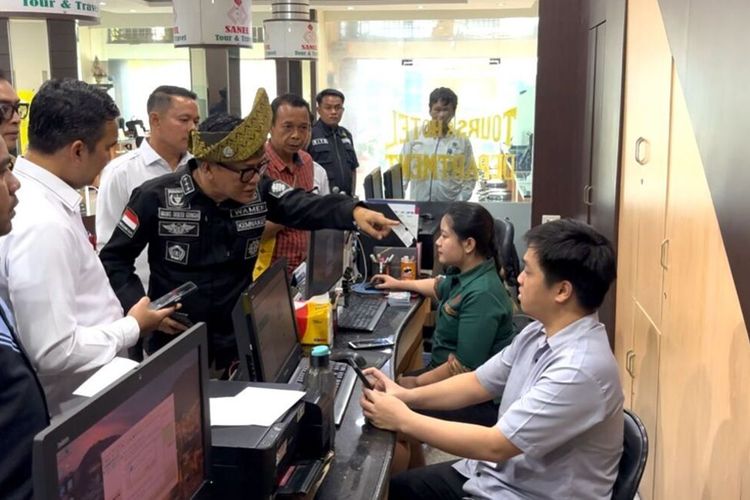 Ditinggalkan Tanpa Surat Tugas, Wamenaker Kecewa: “Ini Pimpinan, Bukan Anak Buah!”
