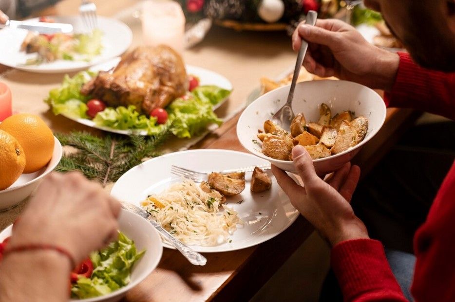 Kapan Waktunya Makan Malam agar Tak Menambah Berat Badan? Perhatian Pada Tips Ini!