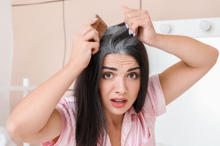 Bisakah Mengembalikan Warna Rambut Uban yang Putih? Inilah Jawabannya