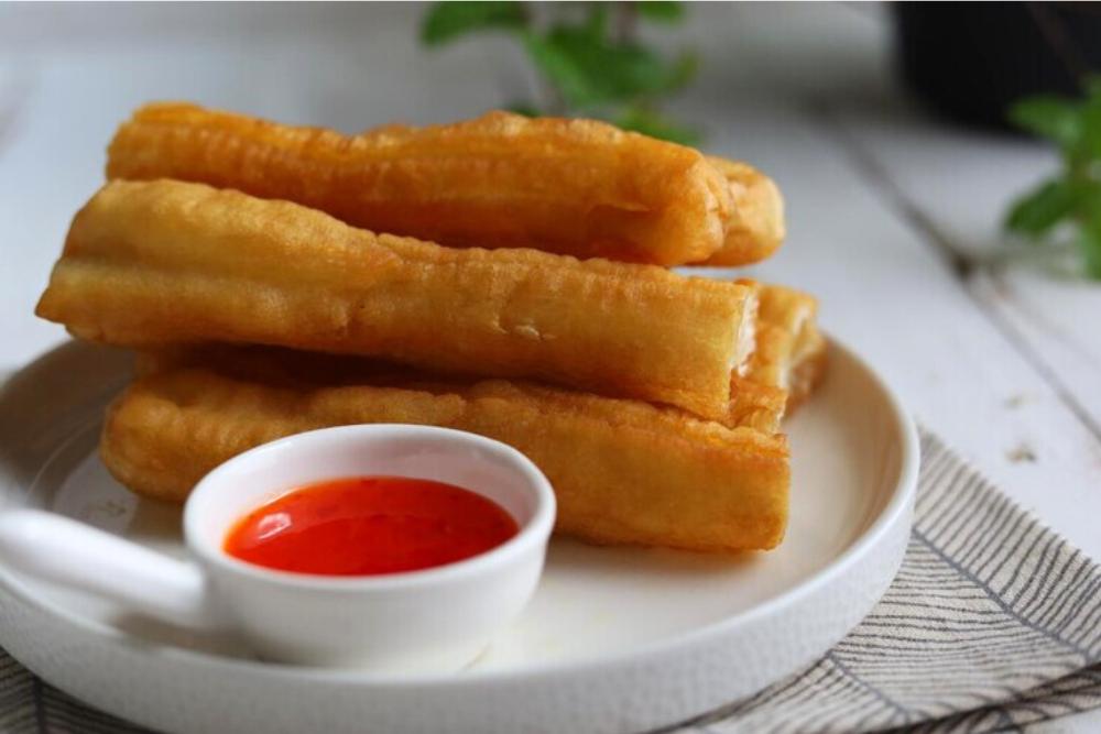 Cara Sederhana untuk Membuat Cakwe Goreng Renyah dan Mengembang