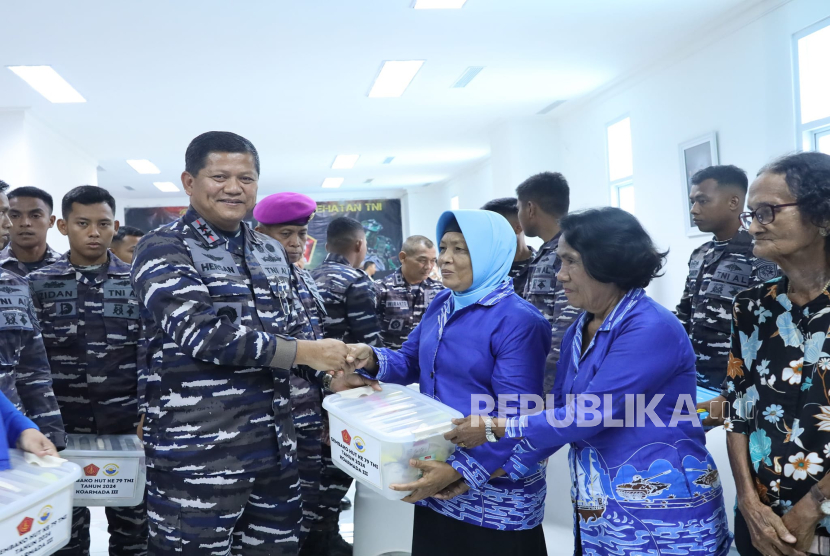 Panglima TNI Ganti Putra Try Sutrisno dengan Mantan Ajudan Jokowi