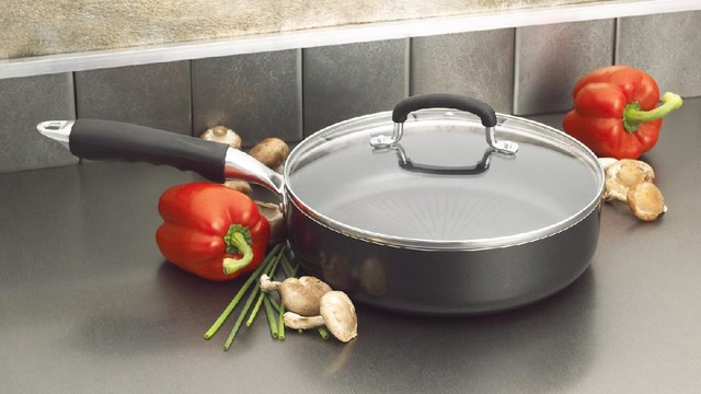 5 Makanan Ini Tak Cocok Dimasak di Wajan Stainless Steel, Waspadai Bahayanya!