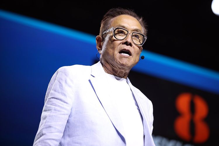 Mengapa Robert Kiyosaki Klaim Bitcoin Melebihi Emas? Ini Alasannya!