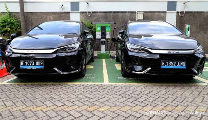BYD Mobil Listrik Unggulan: Harga ATTO Dolphin, M6, SEAL, dan DENZA Mei 2025