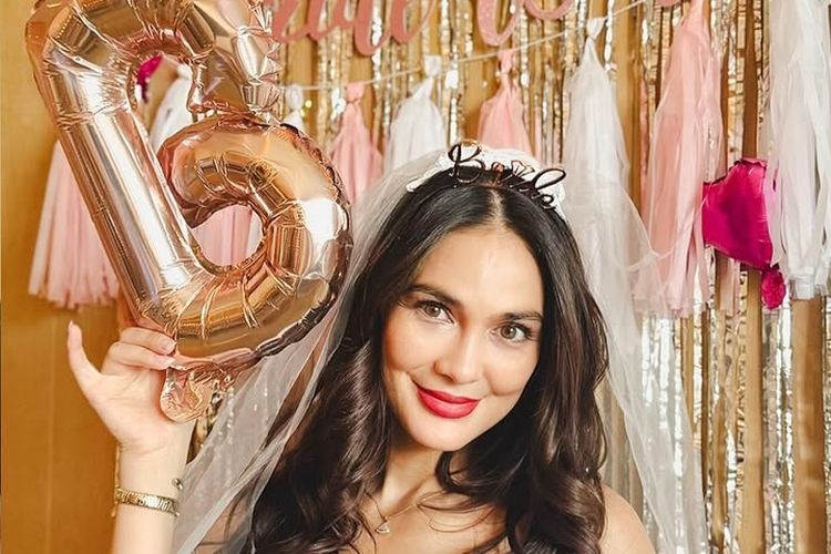 Seperti Luna Maya: Siapakah yang Seharusnya Merencanakan Pesta Bridal Shower Ideal Anda?