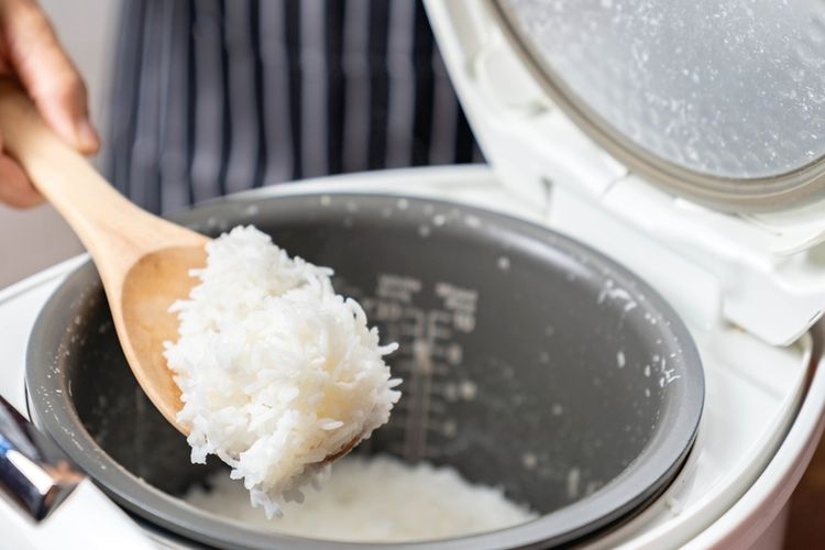 Cara Membuat Nasi Tak Leket dan Bebas Karat di Dasar Panci Rice Cooker